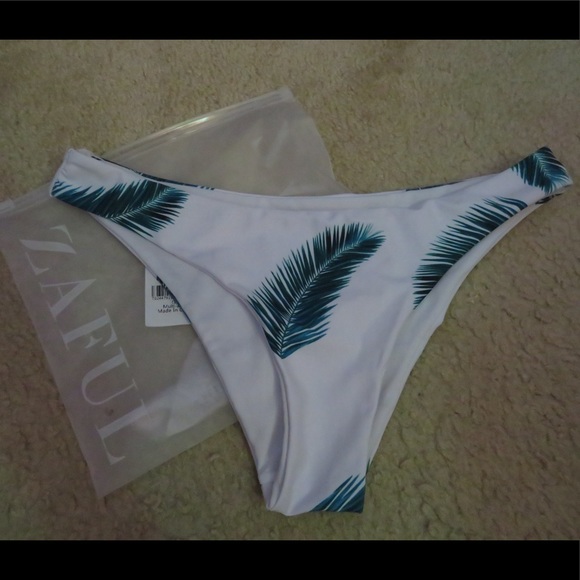 NWOT Leafy Bathing suit bottom - Picture 7 of 7